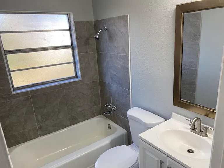 1503 Hampton Rd — Photo 10