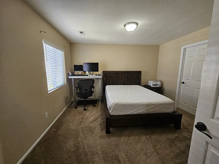 2nd bedroom