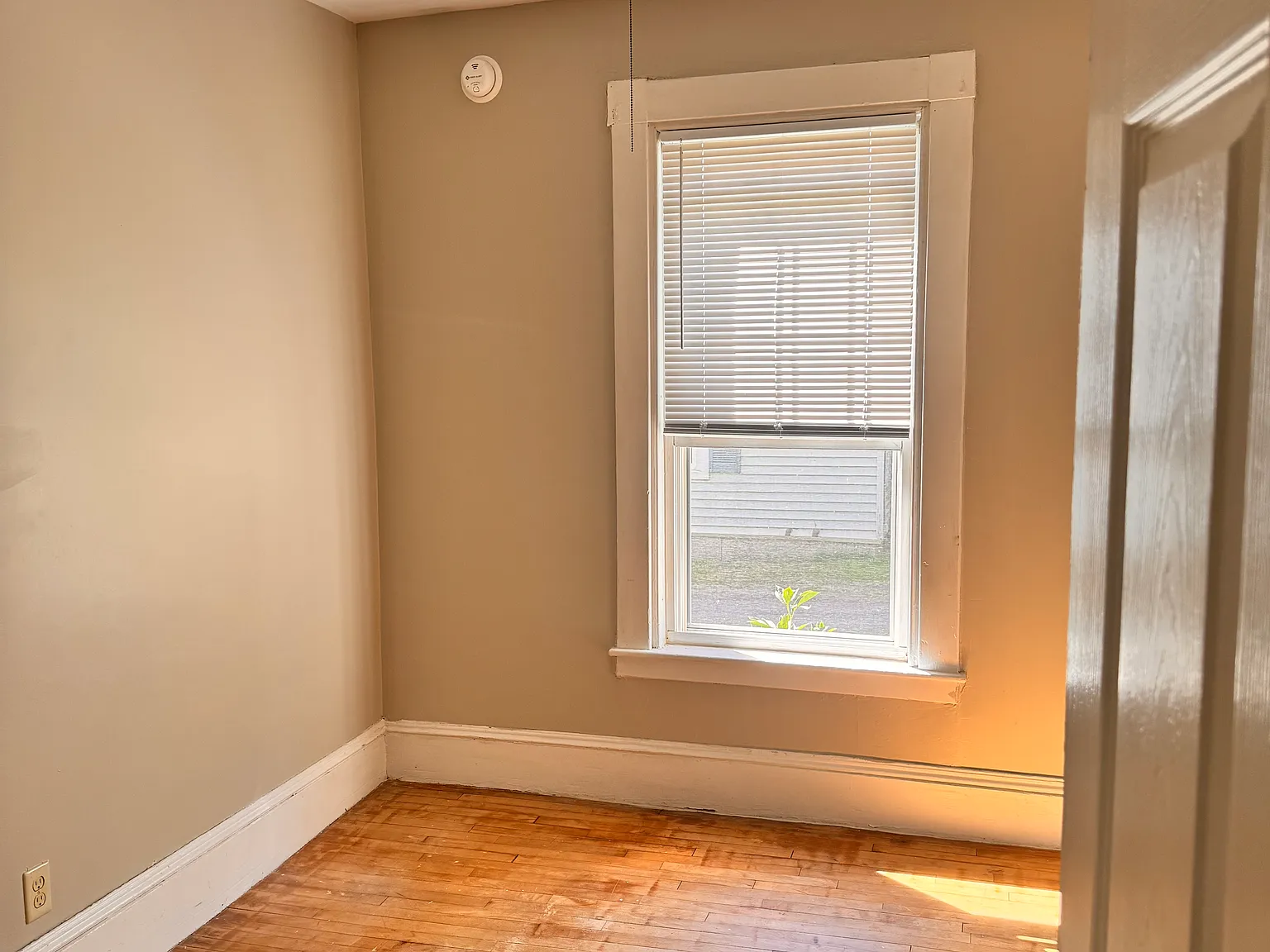 2 bed, $1,400 — Photo 2