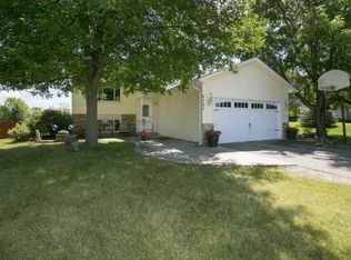 6387 Claire Ct, Eden Prairie, MN 55346
