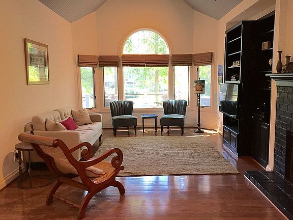 5th image of 388 Governors Dr