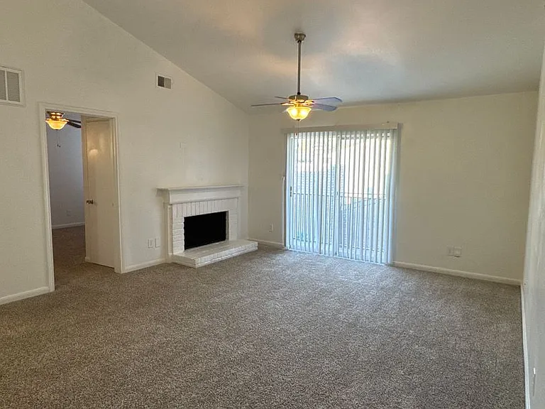 Emerald Cove Apartments — Photo 118