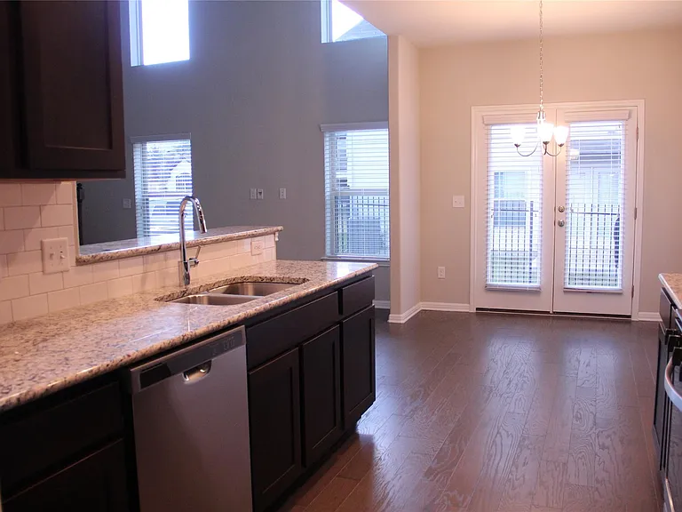 1612 Airedale Rd — Photo 9