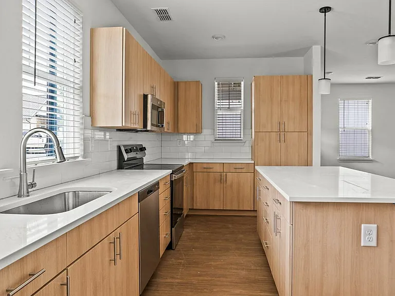 LEO at Wildwood - Single Family Rental Homes — Photo 5