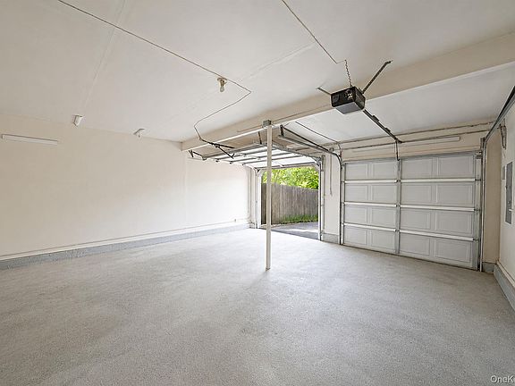 5th image of 14 Basswood Lane