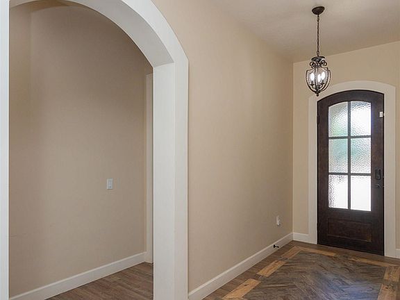 4th image of 1219 Karabella Way