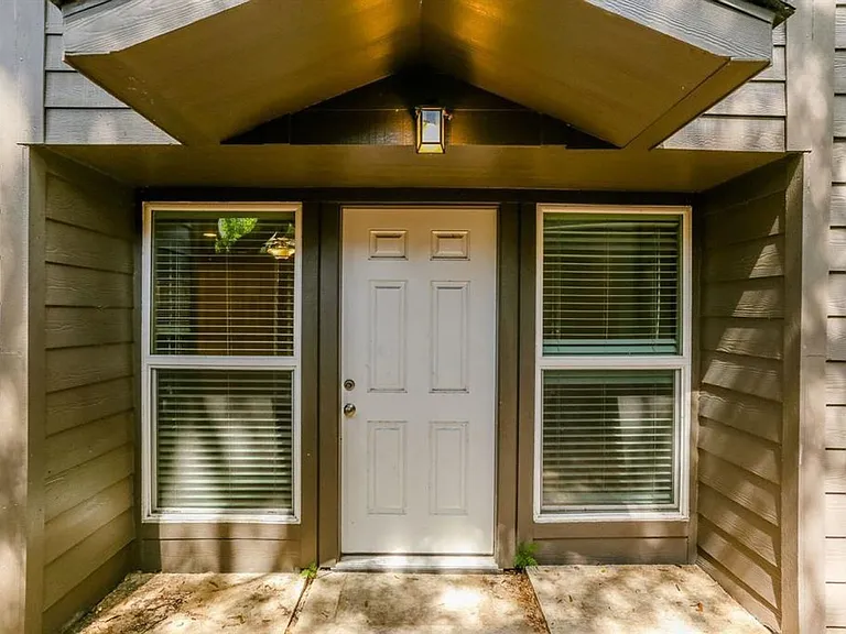 1918 Branard St — Photo 33