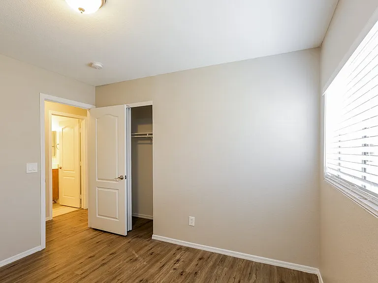 2544 W Romley Rd — Photo 14