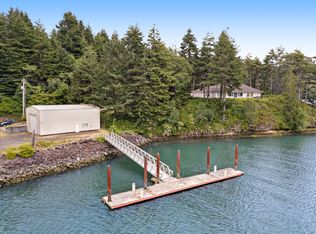 4616 Yaquina Bay Rd, Newport, OR 97365