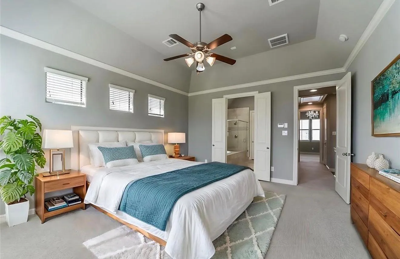 3 bed, 3.5 bath, 2112 sqft, $2,700 — Photo 4