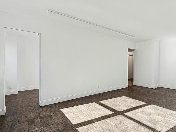 4th image of 140 E 56th St APT 15A