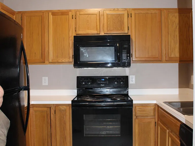 3431 Lainey Ln #D — Photo 3