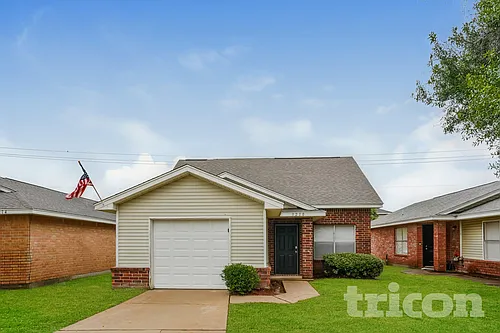3210 Kelling St Photo 1