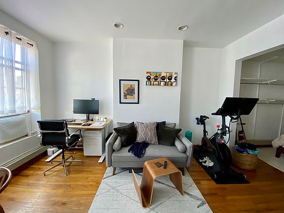 3rd image of 190 Columbia St APT 3