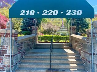 220 Pelham Rd APT 2H, New Rochelle, NY 10805