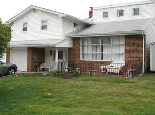 9236 Grace Ln, Philadelphia, PA 19115