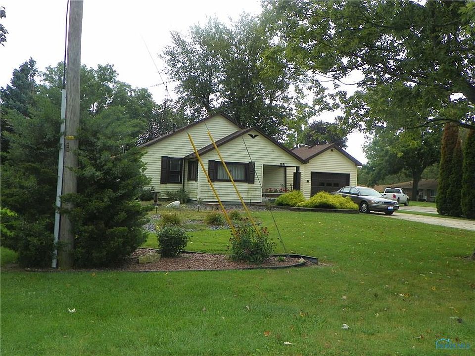 1st image of 1951 Glen Springs Dr