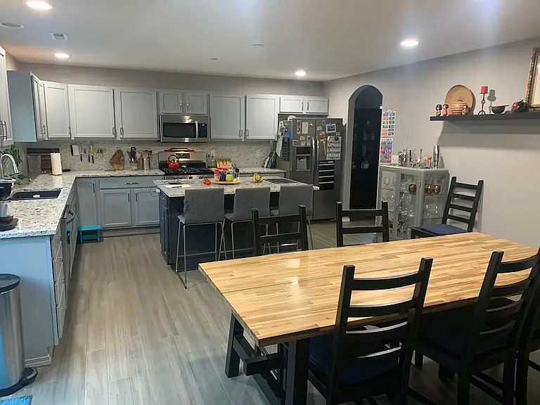 1662 Burnside Pl — Photo 2
