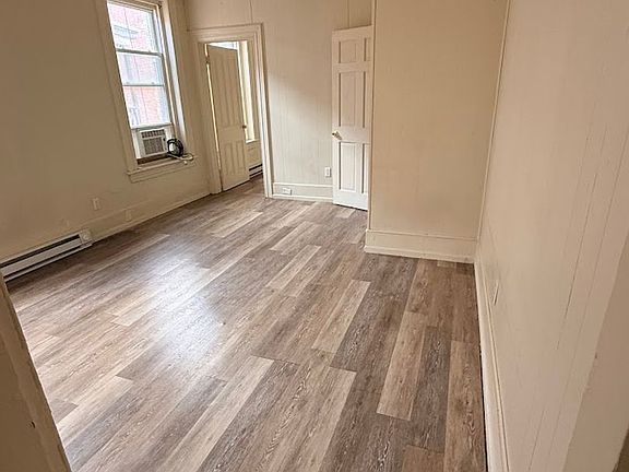 2nd image of 207 W Market St #3R