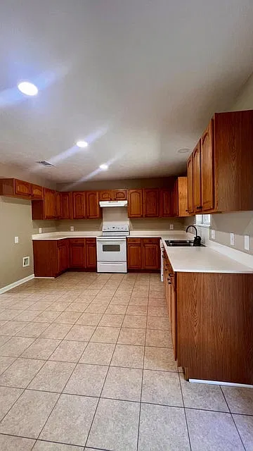 3 bed, 1775 sqft, $1,900 — Photo 4