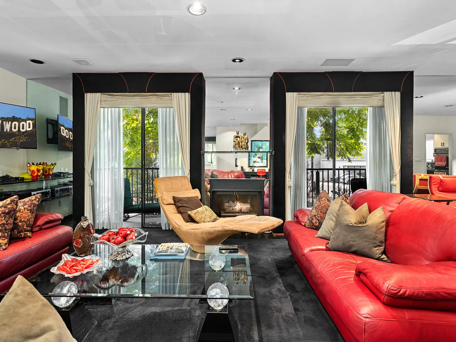 W Knoll Dr, West Hollywood — Photo 2