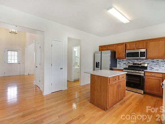 4th image of 2205 Arbor Vista Dr