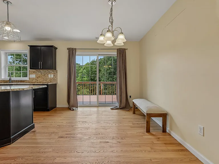 25 Red Schoolhouse Rd — Photo 6