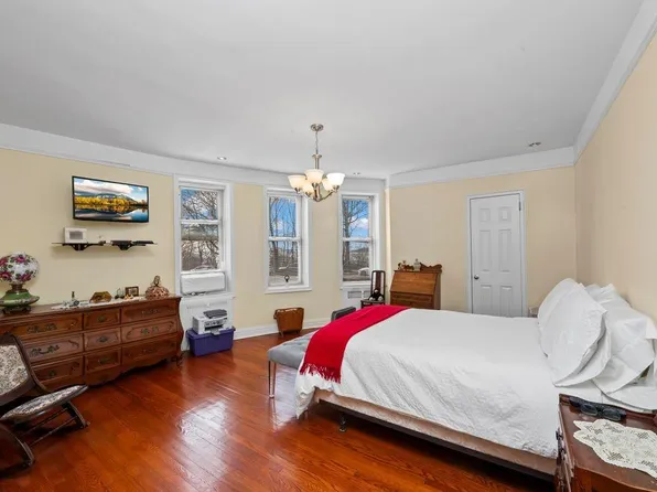 9437 Shore Road image 14 of 28