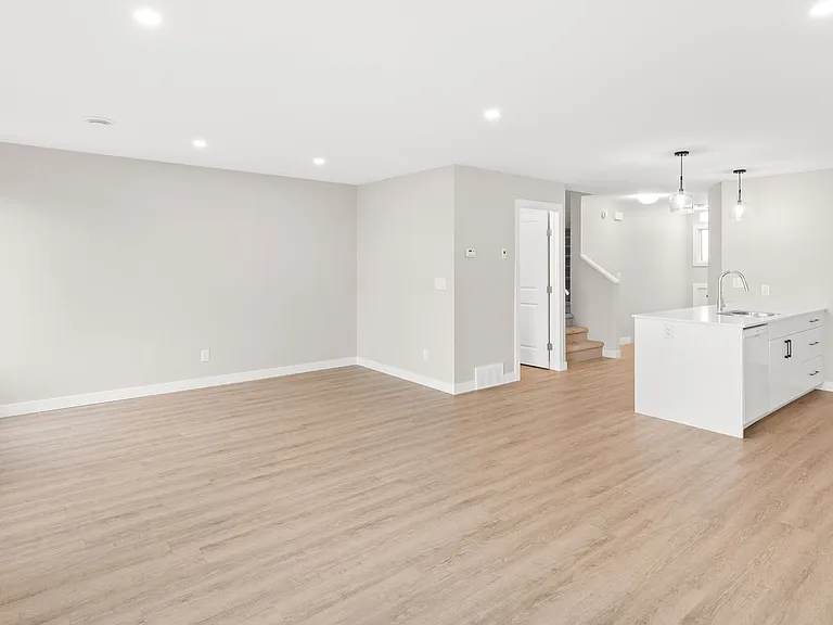 40 Ken Oblik Dr — Photo 35