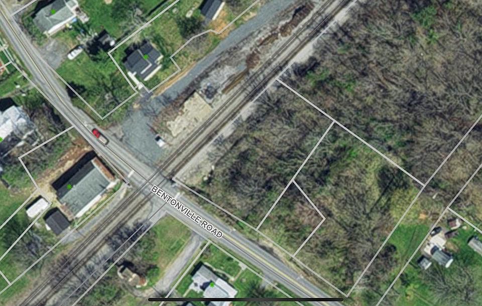 2nd image of 8-10A Bentonville Rd