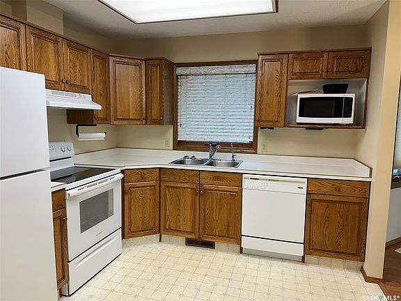 3rd image of UNIT 303-1214 3rd STREET