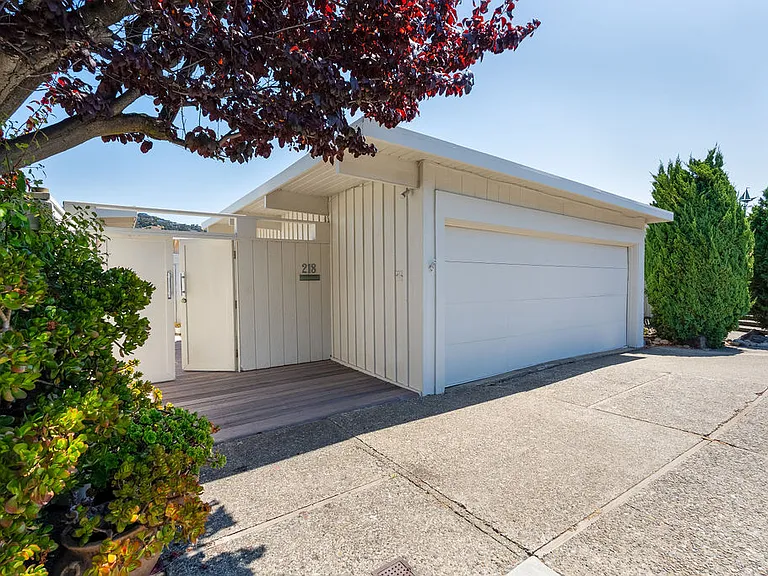 218 San Rafael Ave — Photo 59