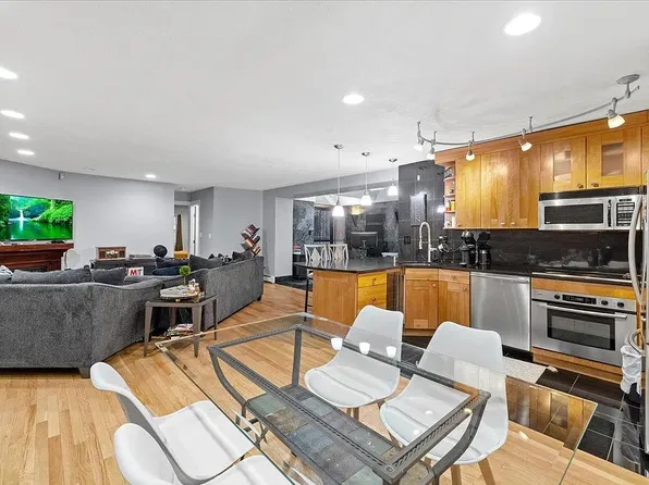 407 Marlborough St #1, Boston, MA 02115