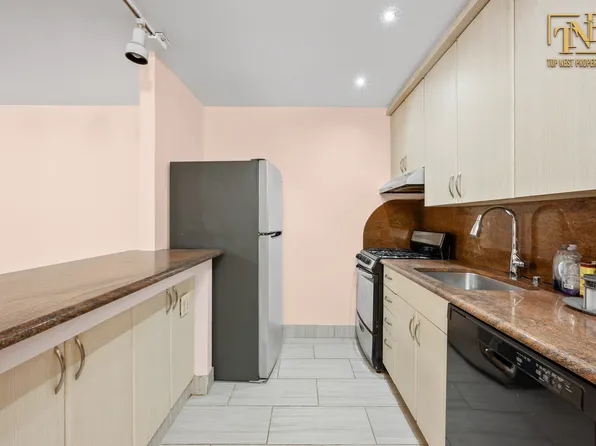 4812 Bedford Avenue image 11 of 17