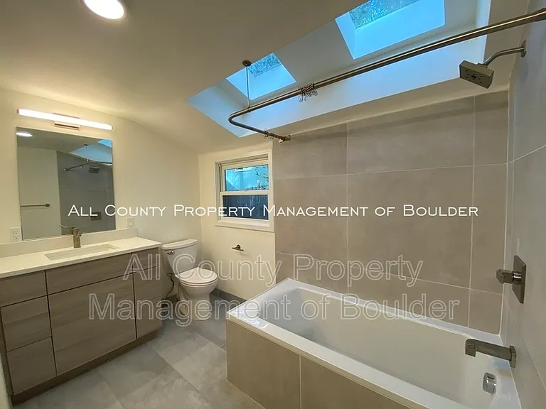 528 Pearl St — Photo 6