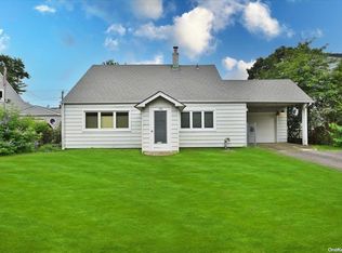 170 N Bellmore Rd, Levittown, NY 11756