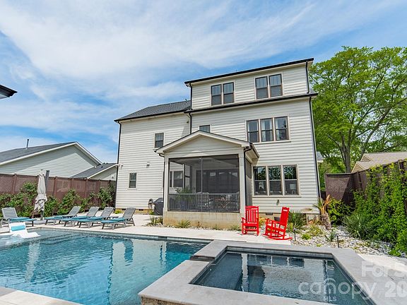 3rd image of 344 Melbourne Ct