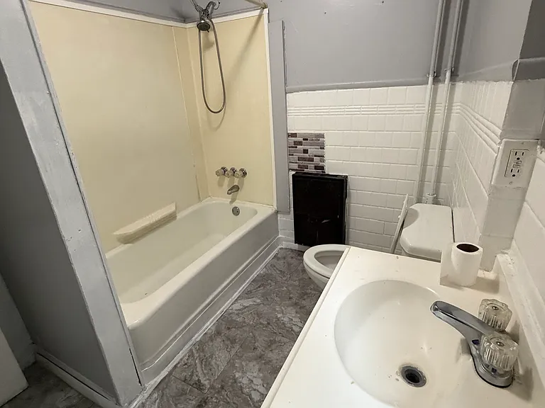 65 Pulaski St #1 & 2 — Photo 7