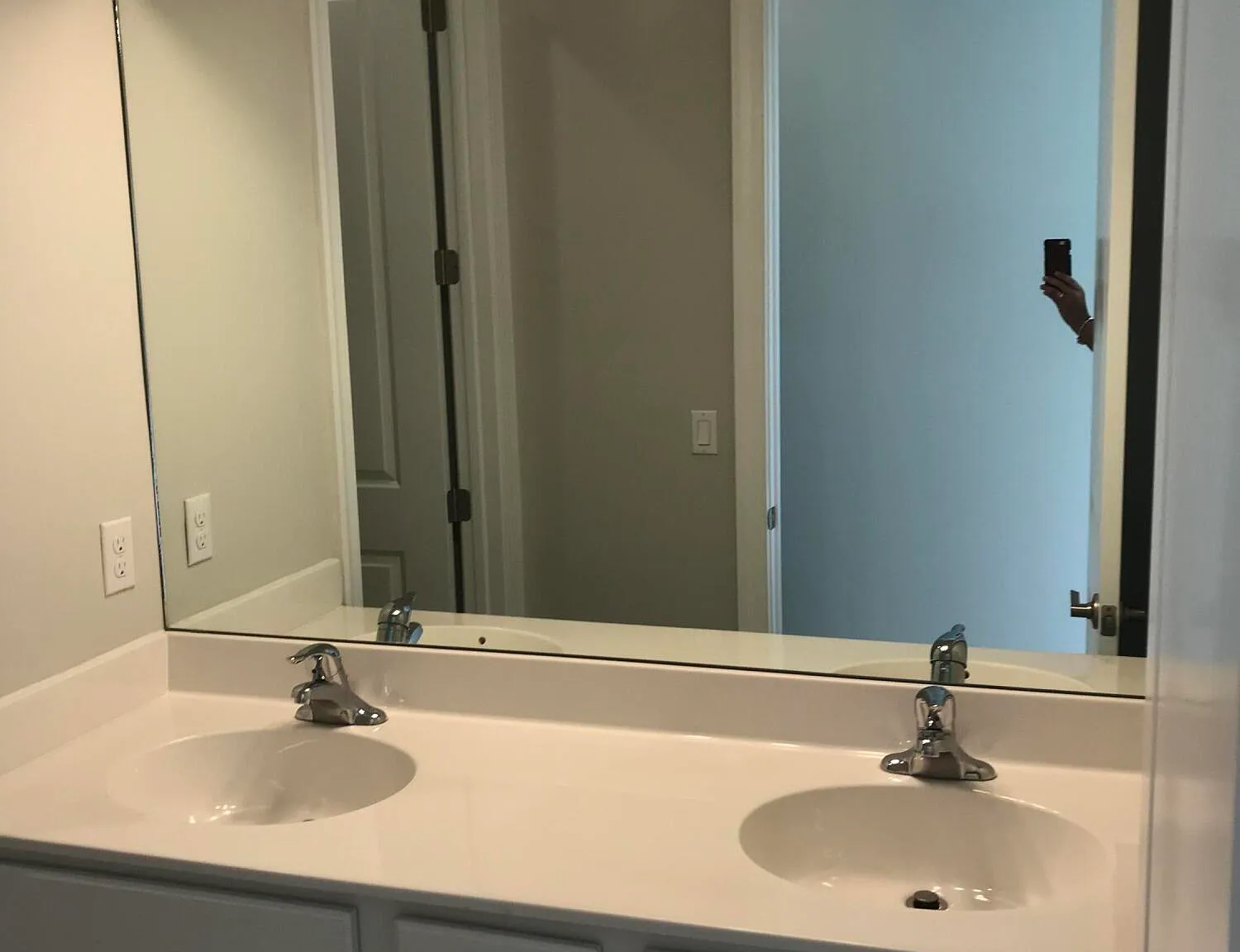 3 bed, 2.0 bath, 2000 sqft, $4,100 — Photo 1