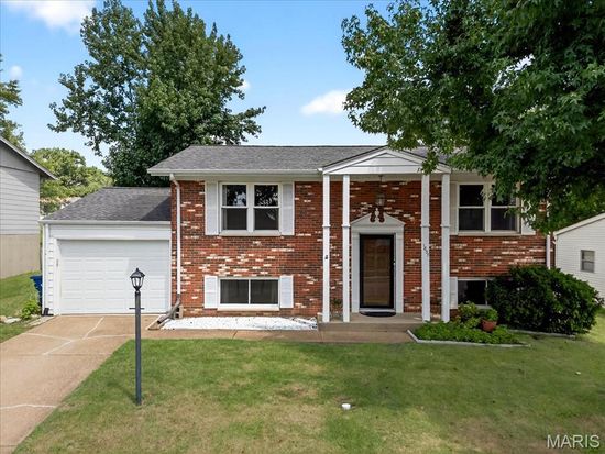 1857 San Pedro Ln, Fenton, MO 63026