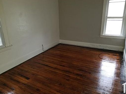 5th image of 1632 Lakewood Ave APT 2