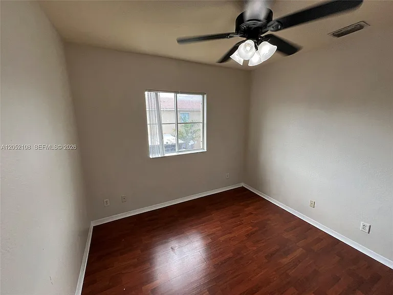 100 SW 15th Ave — Photo 54