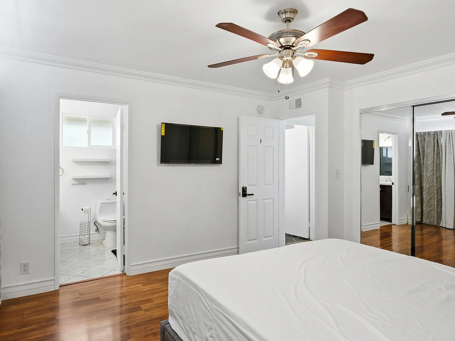 4 bed, 3.0 bath, 2003 sqft, $1,594 — Photo 4