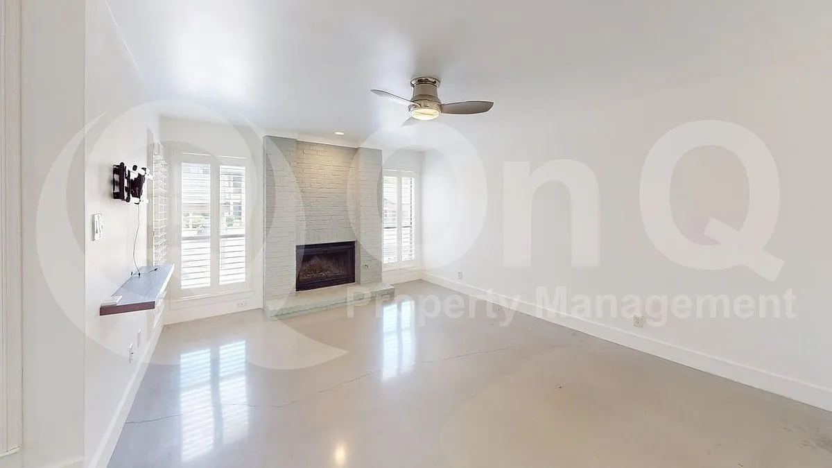 2 bed, 2.5 bath, 1224 sqft, $1,975 — Photo 4