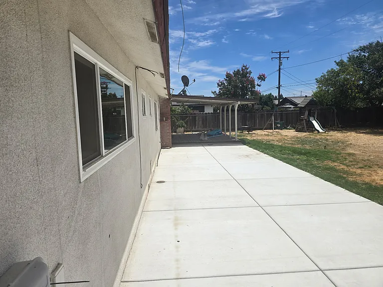 1005 W Cambridge Ave — Photo 15