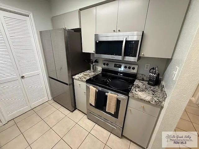 3500 Carmen Ave #408 — Photo 8