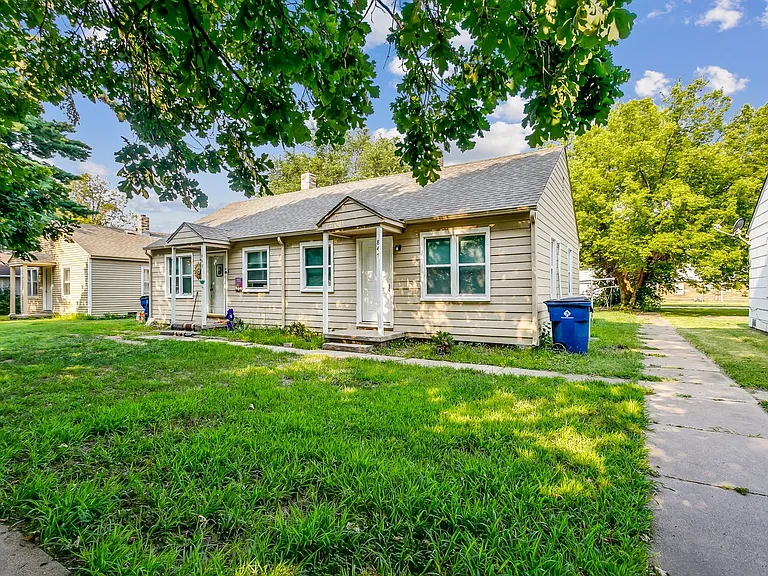 847 S Pershing St — Photo 10