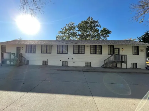 1225 Bertrand St, Manhattan, KS 66502