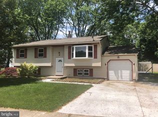8 Fenwicks Ln, Pennsville, NJ 08070