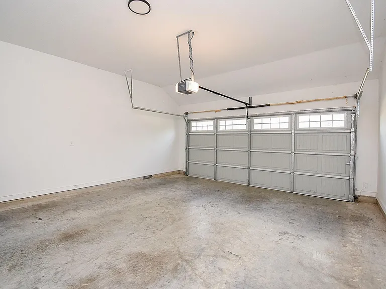 6828 Liverpool St — Photo 30